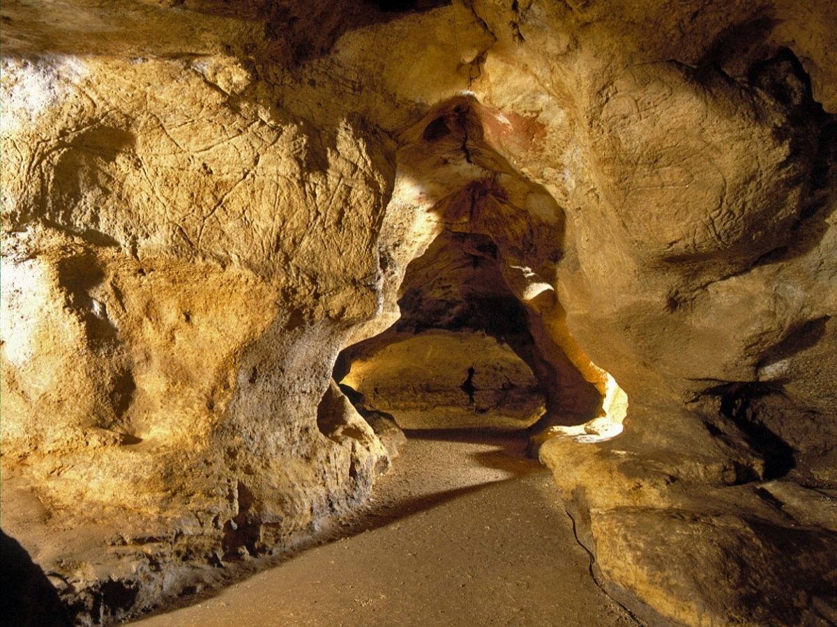 Grotte de Pair-non-Pair