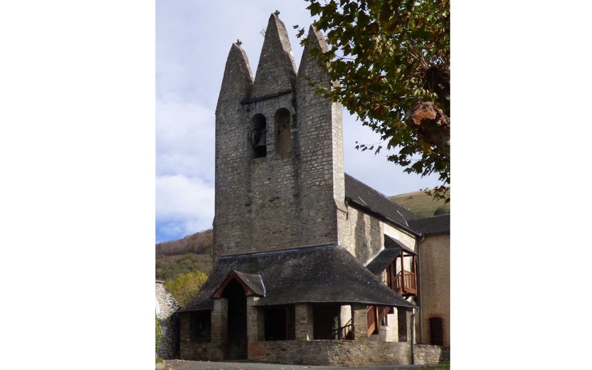 Église à clocher trinitaire de Gotein
