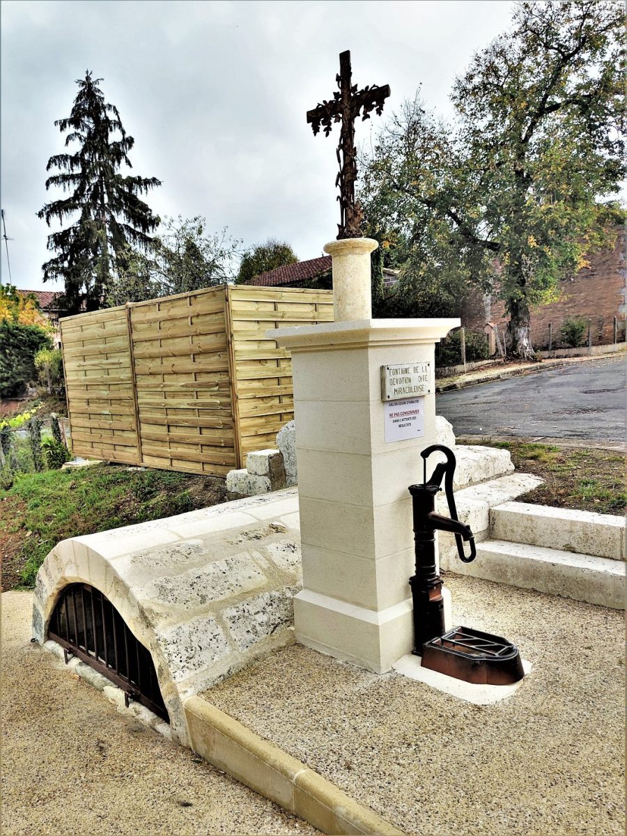 La Fontaine de la Dévotion "dite Miraculeuse" de Saint-Michel de Rivière