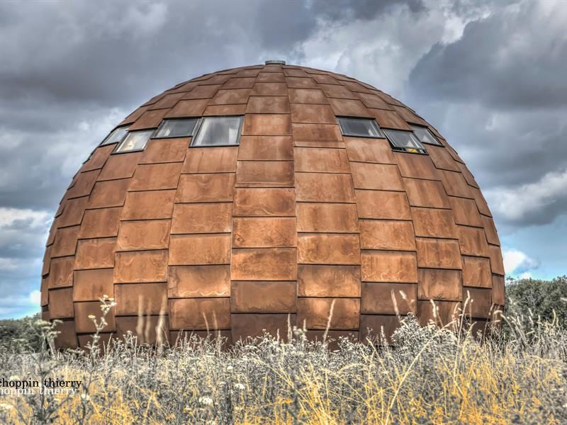 Géode et Ancienne Base Aérienne 136 : musée de l'Air et du Solaire