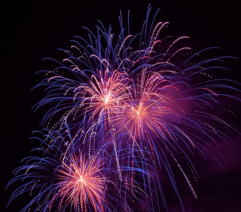 Feu d'artifice à Saint-Pierre-Lafeuille