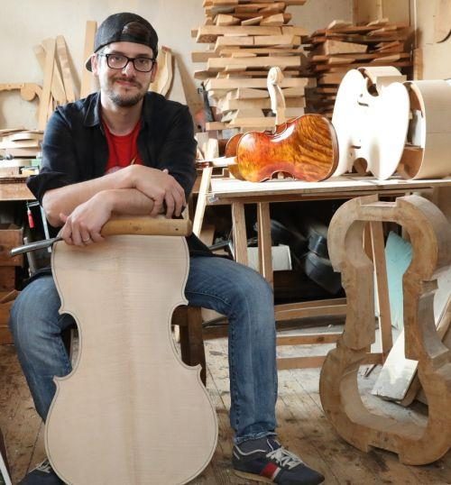 Luthier Antoine Carbonare