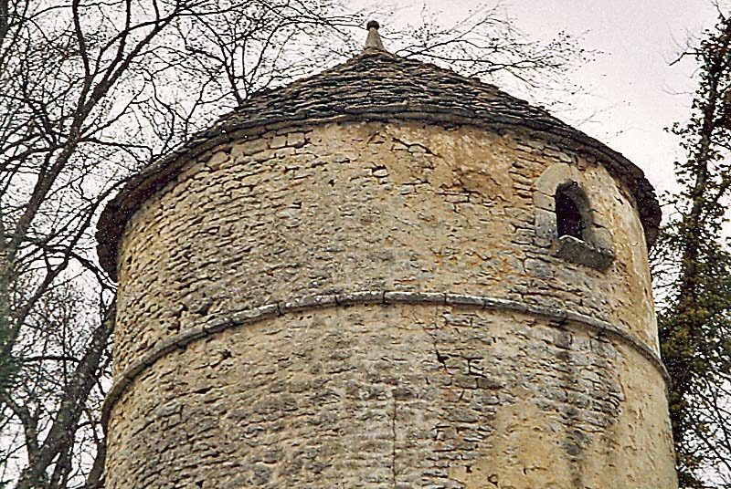 COLOMBIER DE L'ANCIENNE ABBAYE DE VAUCLAIR