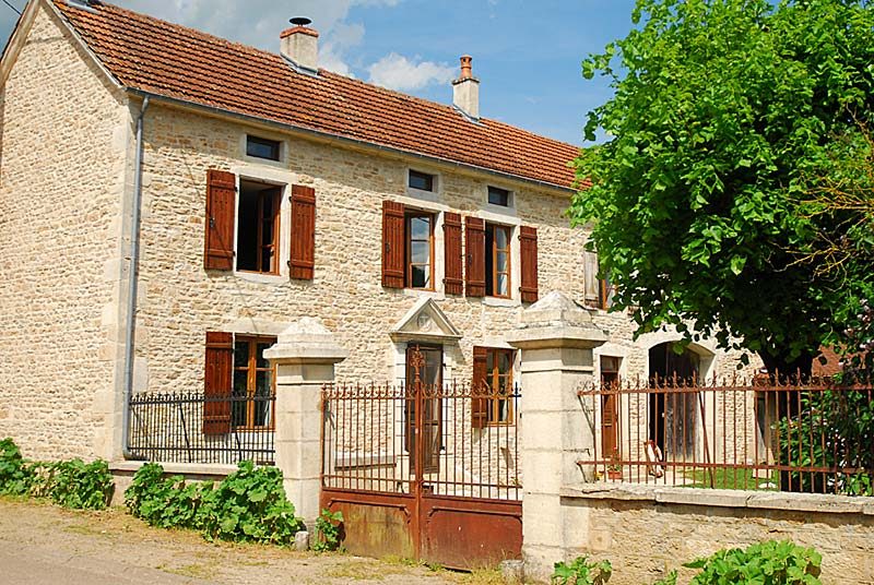 Corps de ferme du  XVIIIe siècle de Villemoron