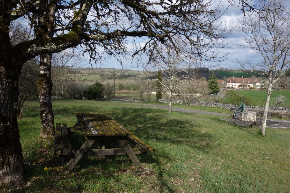 Aire de pique-nique à Orniac - Lac Lapeyre