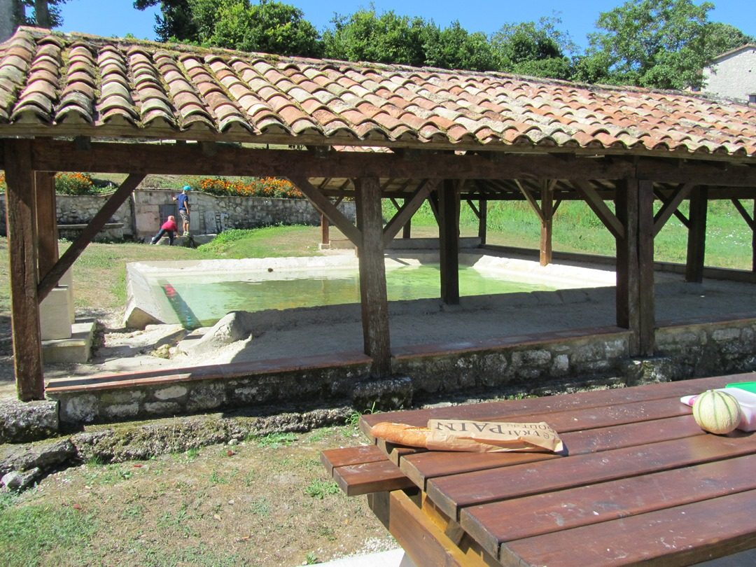 Aire de pique-nique à Loubes-Bernac