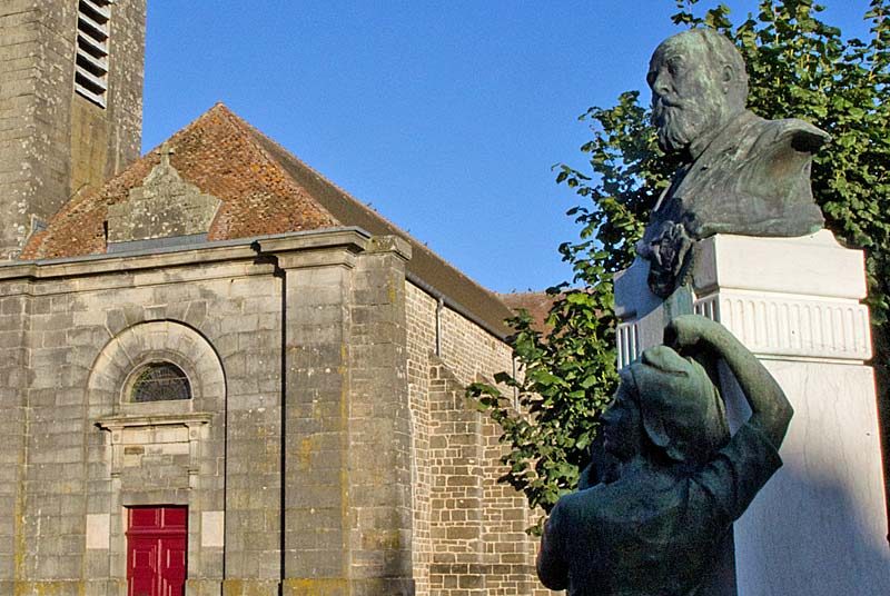 BUSTE DE BIZOT DE FONTENY ET LA REPUBLIQUE EN SABOTS