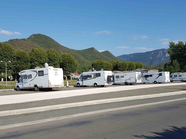 CAMPING-CAR PARK - QUILLAN COEUR DU PAYS CATHARE