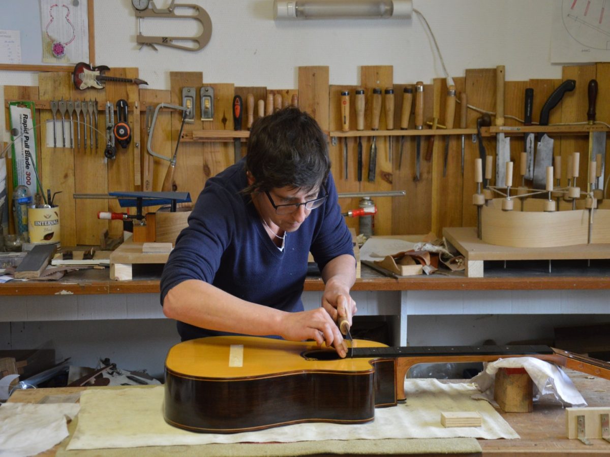 Xabina Larralde (luthier guitare)