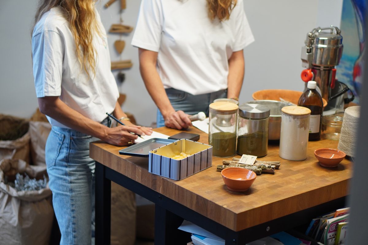 Atelier d'encens végétal avec Alkimi