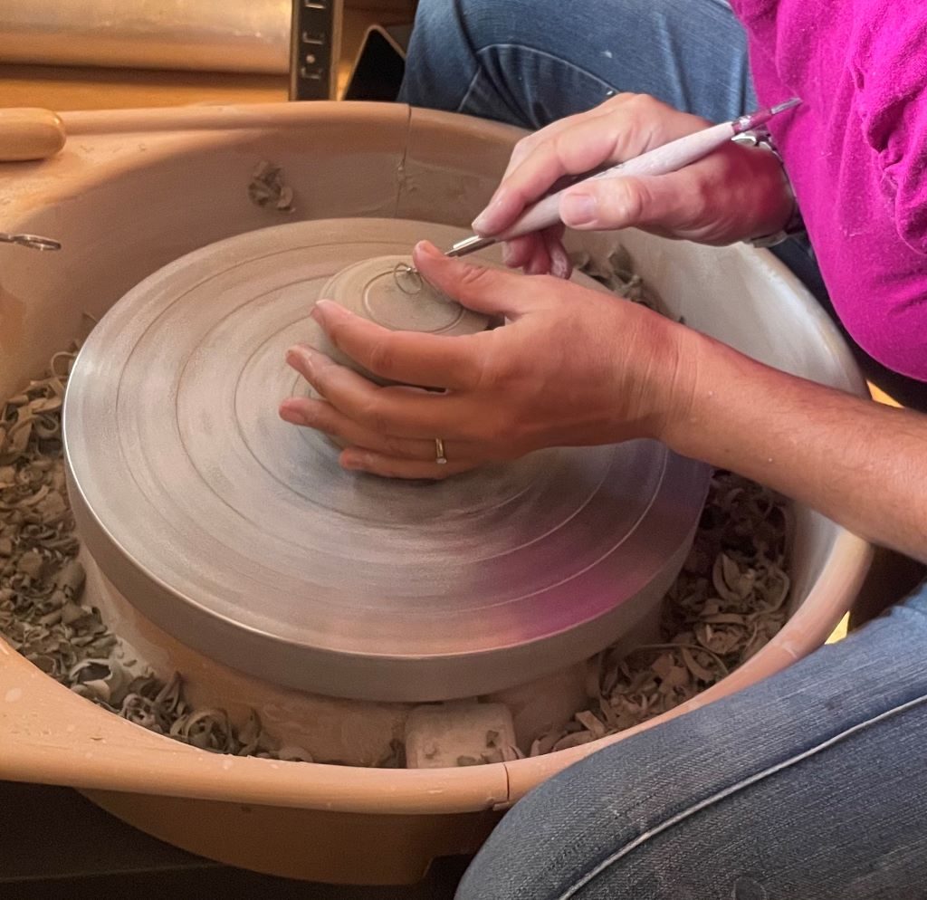 Démonstration tour de potier et visite de l'atelier
