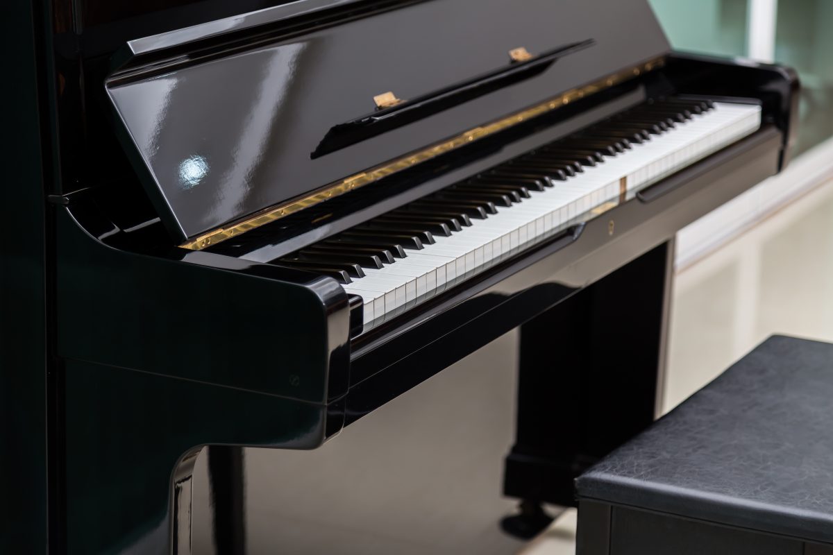 Live Piano Bar — La Galerie