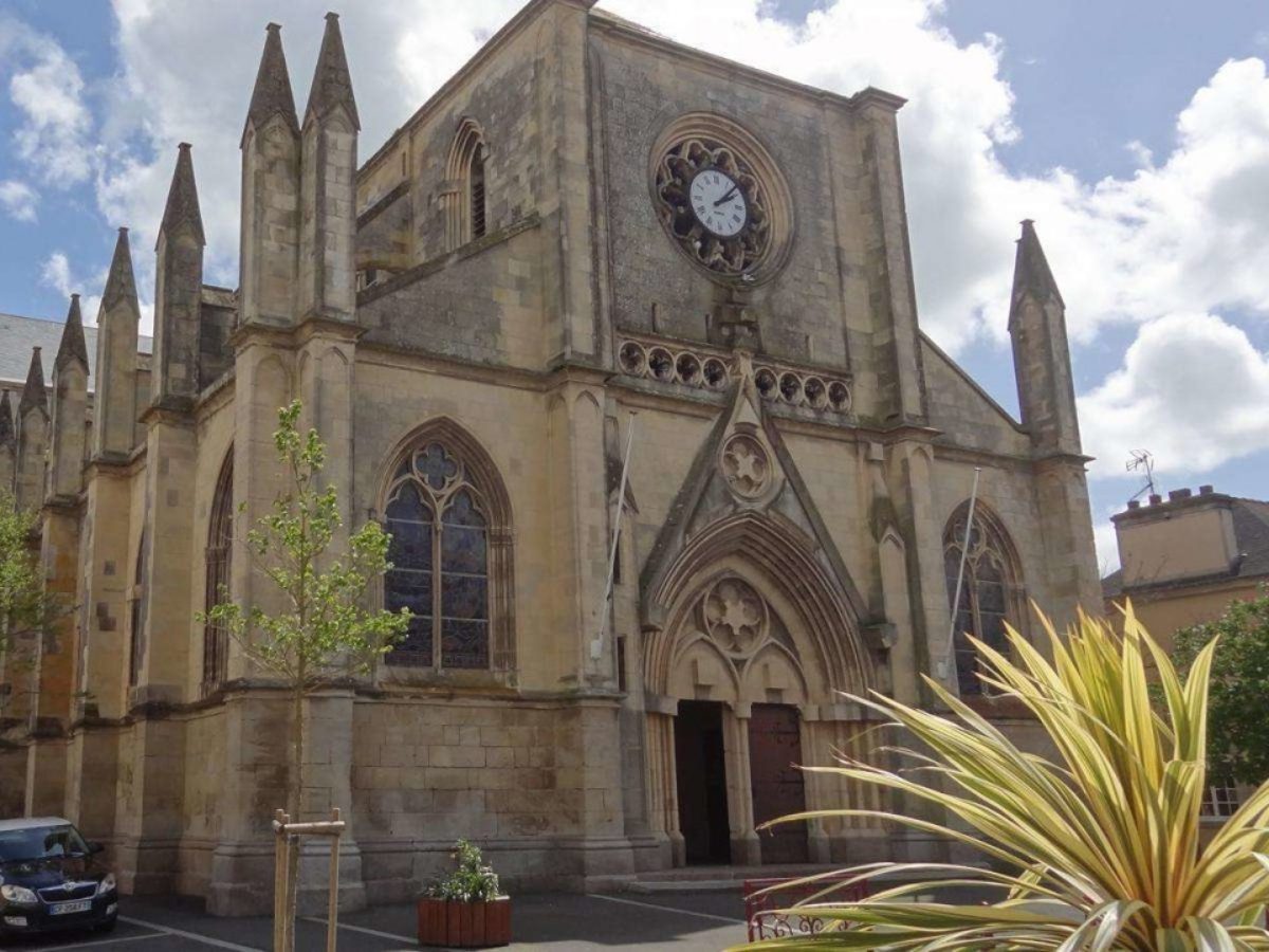 Festival Les Traversées Tatihou - Visite conférence des vitraux et de l’église de Saint-Vaast-la-Hougue