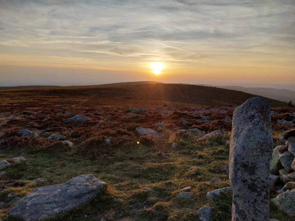 LEVEZ LE PIED SUR LE MONT LOZERE : RANDONNÉE LEVER DU SOLEIL