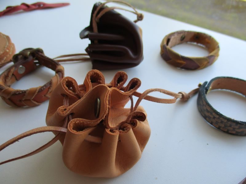 Atelier-patrimoine (3-5 ans) : travail du cuir