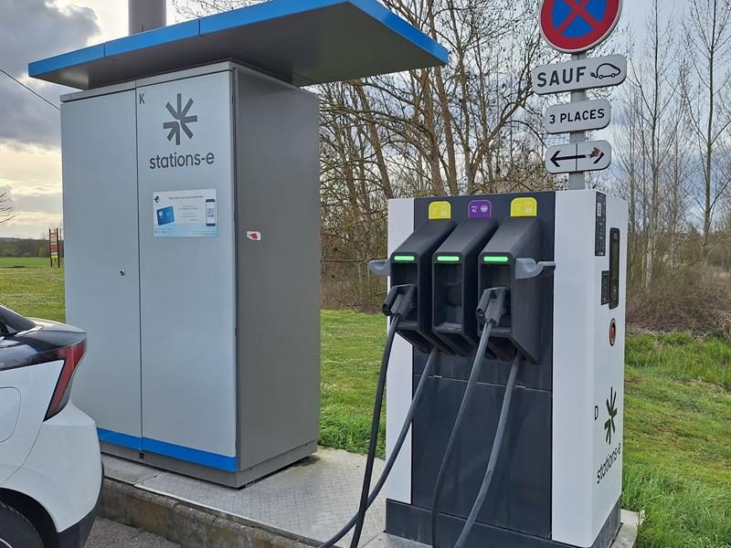 Borne de recharge Stations-e