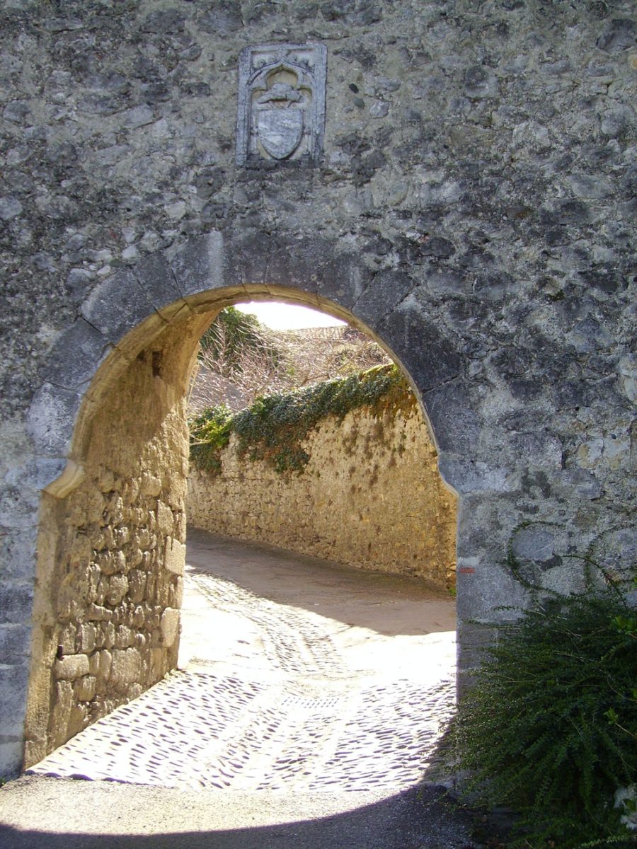 PORTE MAJOU