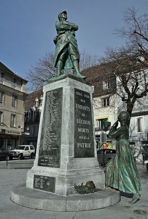 LE MONUMENT AUX MORTS