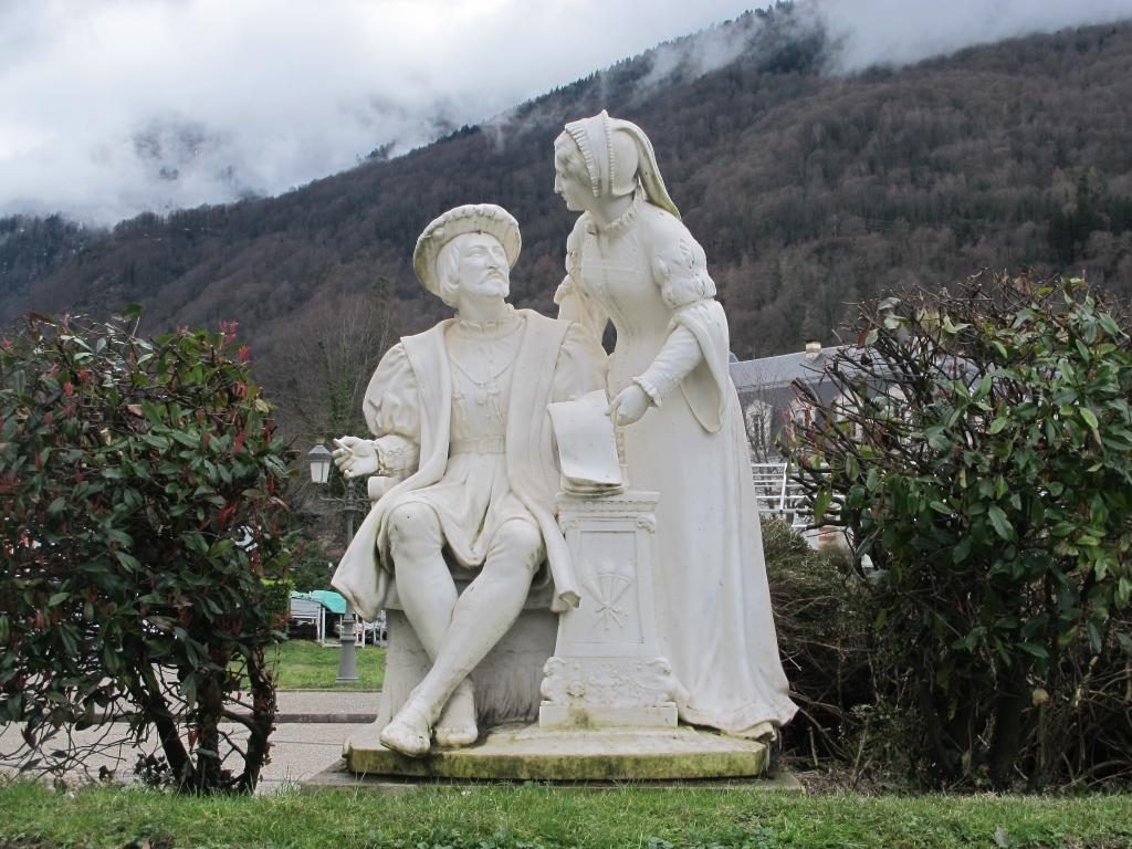 LA STATUE DE FRANÇOIS 1ER ET SA SŒUR MARGUERITE