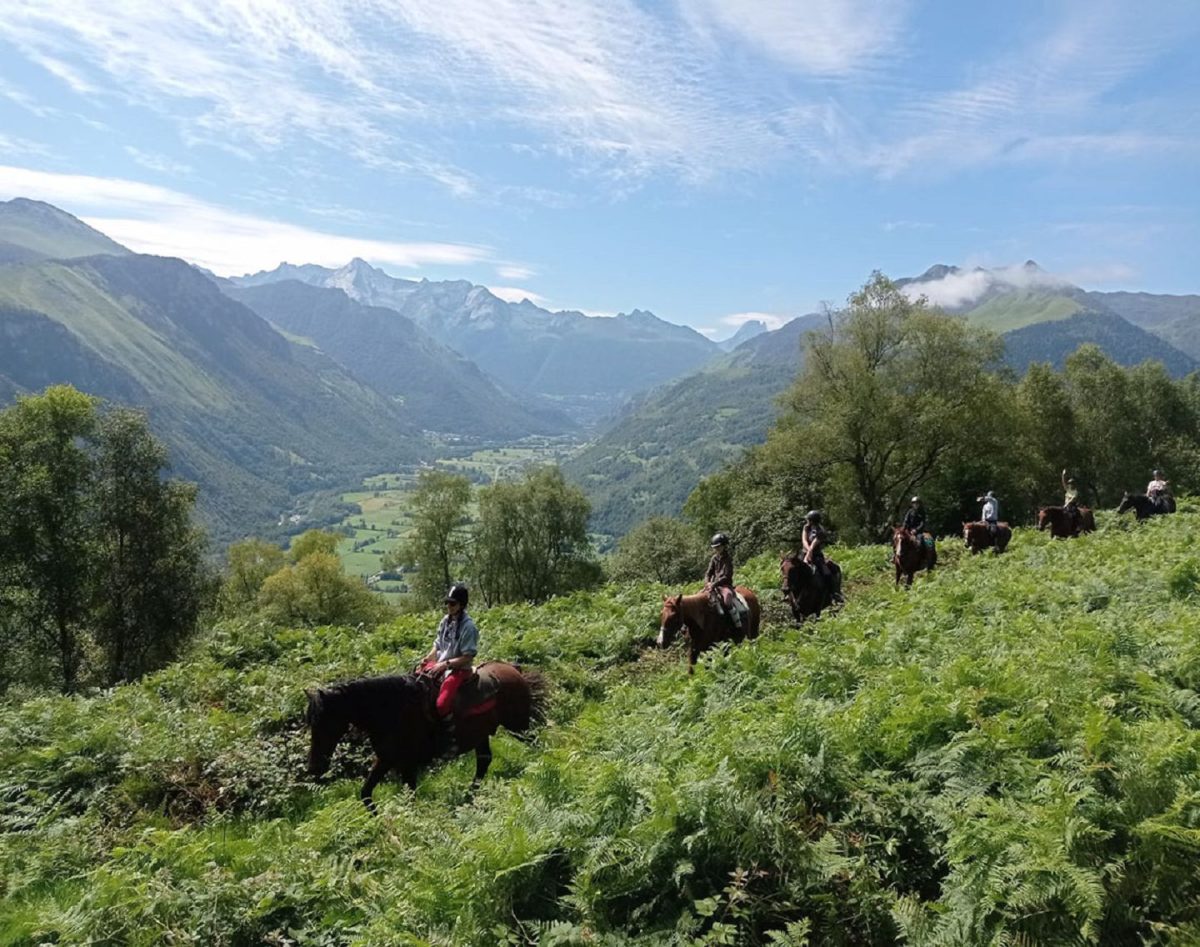 Les chevaux du Bénou - Chevauchée Pyrénéenne - Accompagnateur équestre