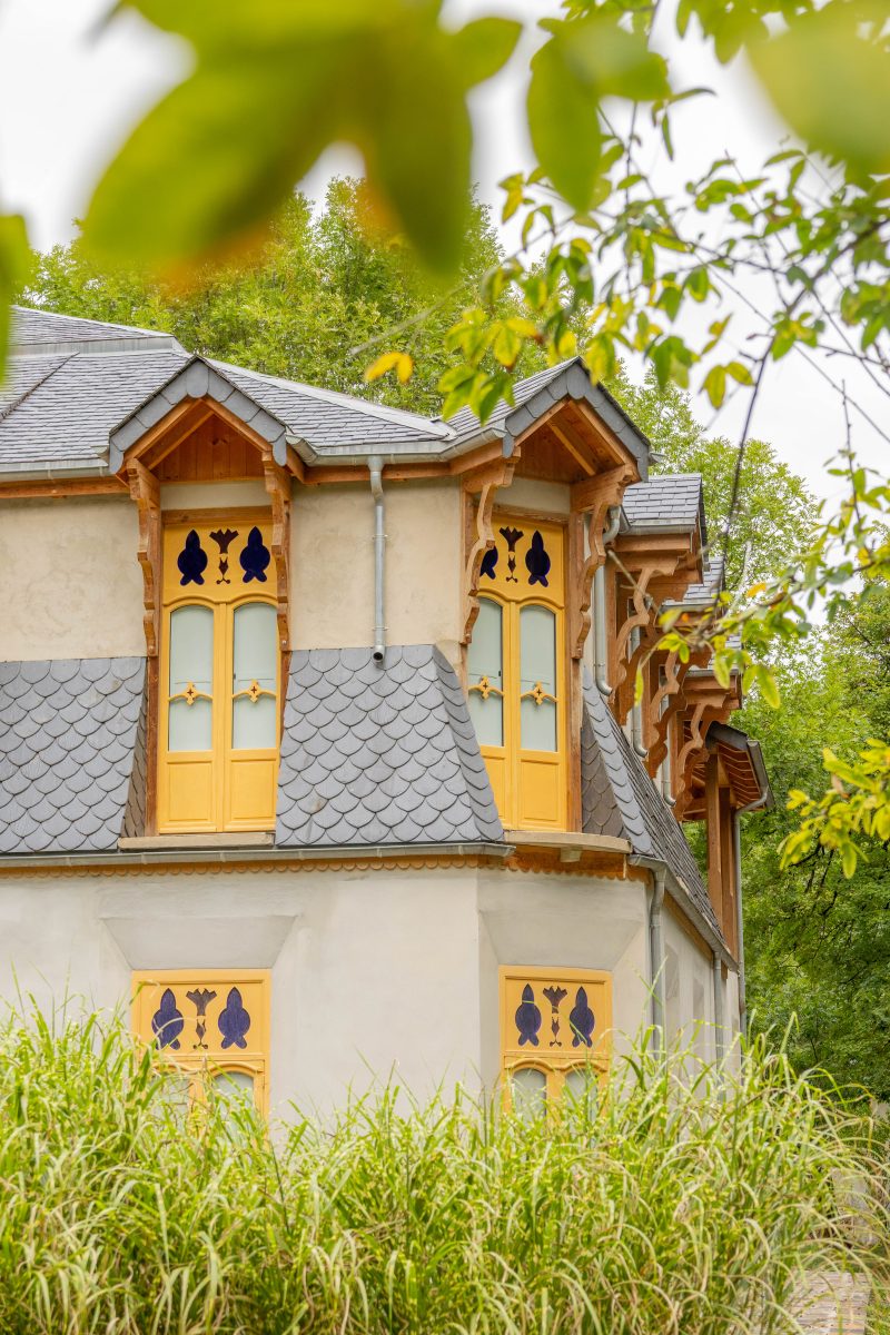 LES CHALETS RUSSES ET PERSANS