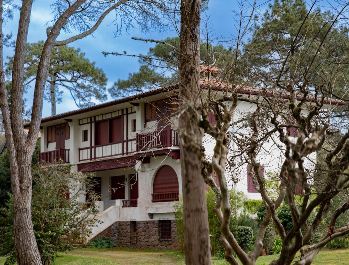 Visite guidée - Secrètes villas du golf, décors et jardins
