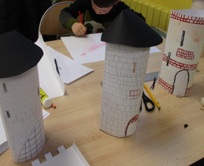 Atelier ARCHIPAT 6/12 ans "SAISON : À L’ASSAUT DU MOYEN ÂGE" : Héraldique