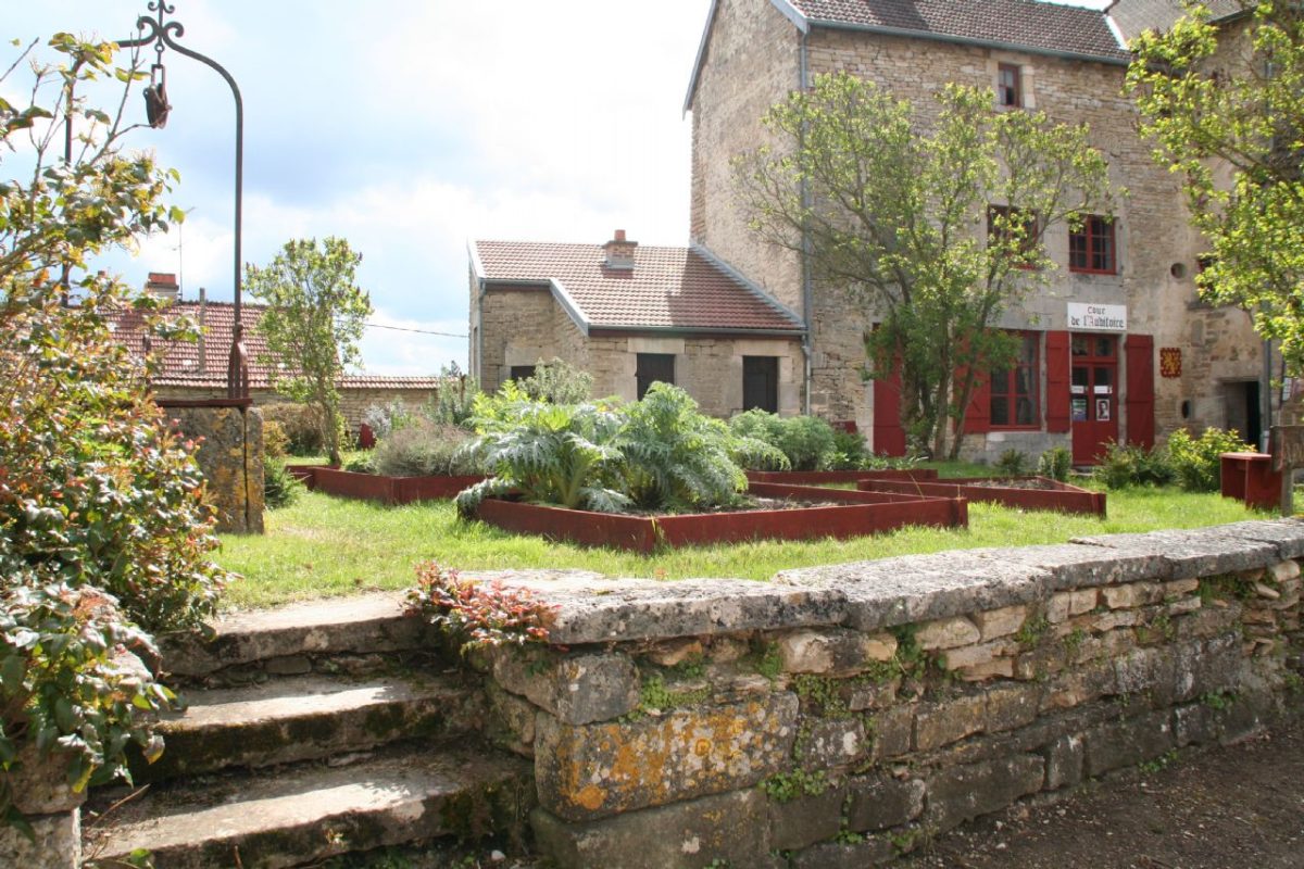 Le jardin de la cour de l'Auditoire