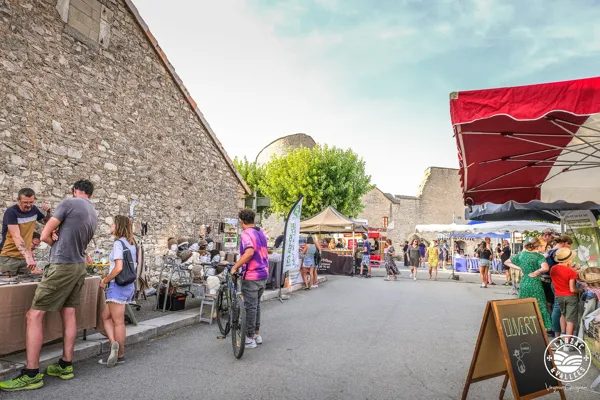Marché nocturne