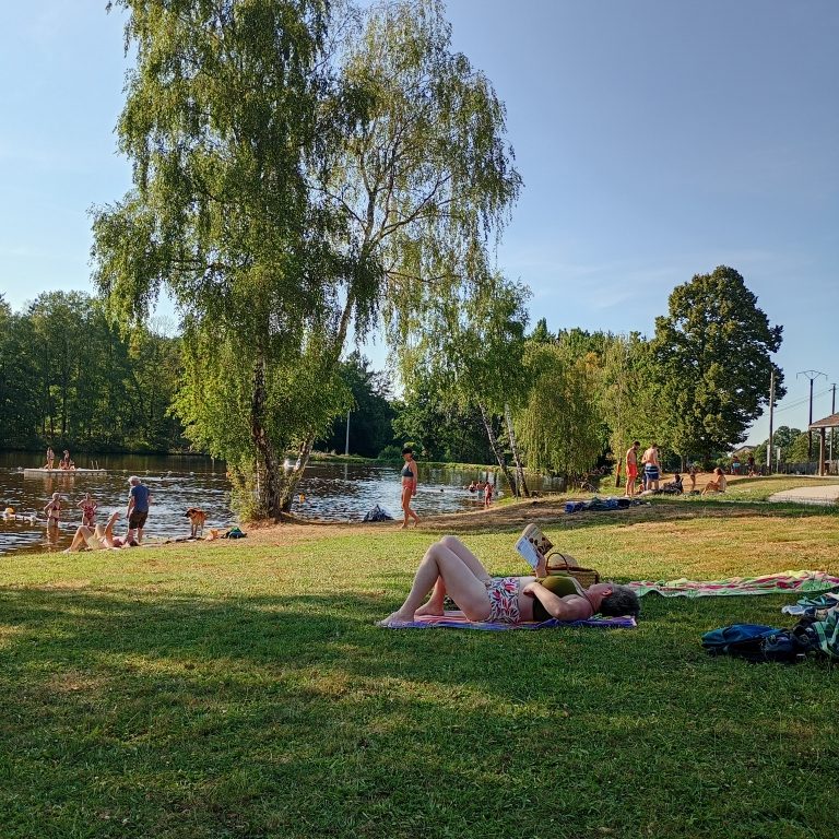 Etang de baignade du " Puychaumartin"à Château-Chervix
