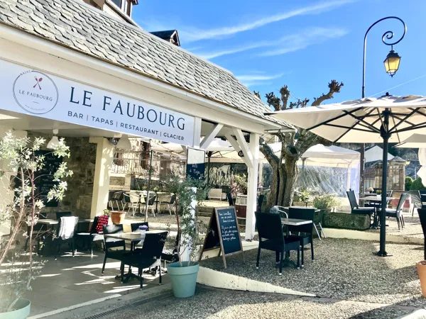 Le Faubourg (groupes)