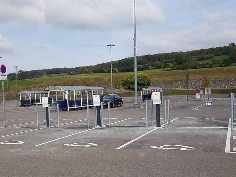 Bornes de recharge pour véhicule électrique - E.Leclerc