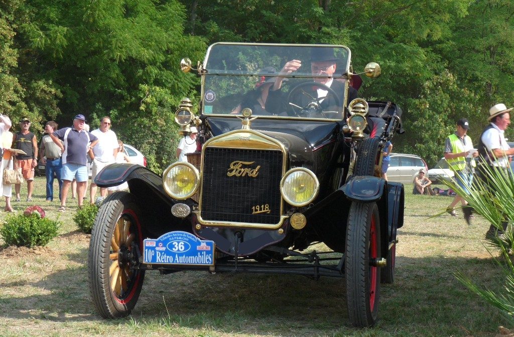 Anniversaire de la 20ème édition de son événement  "Auto-Moto D'HIER ET D'AUJOURD'HUI"