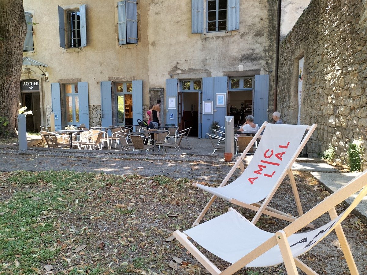 LE BISTROT LITTÉRAIRE