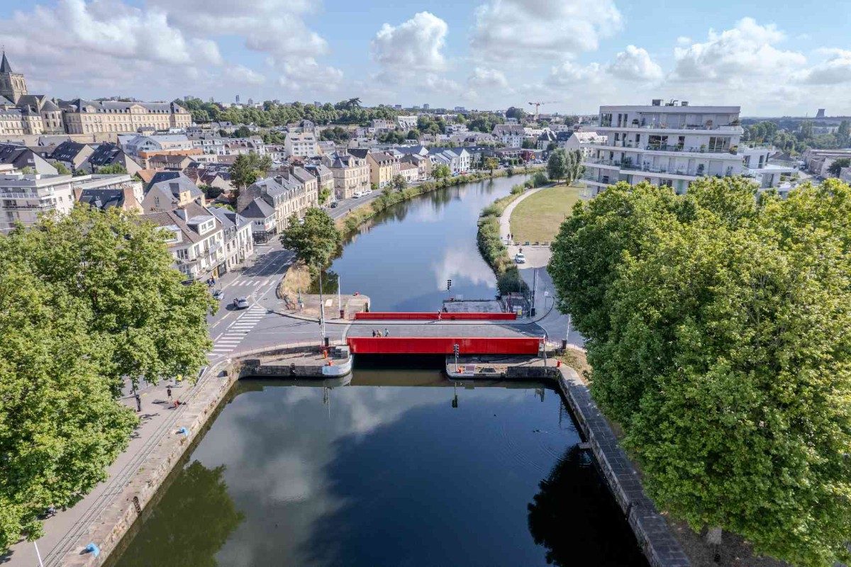 Balade sur le canal Presqu’île avec les Vedettes Caennaises