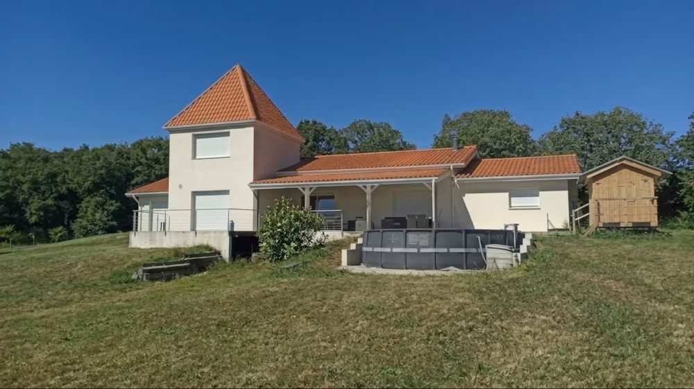Grand gîte 12 personnes avec piscine et billard