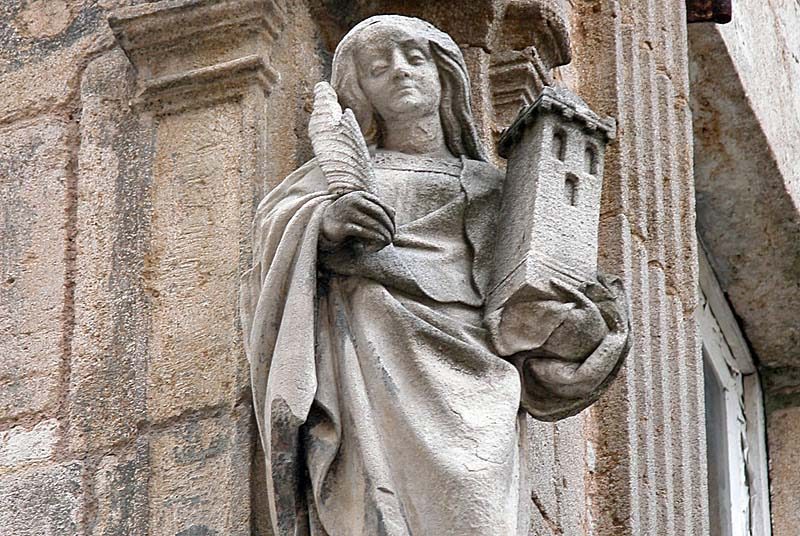 Les niches et les statues de Langres